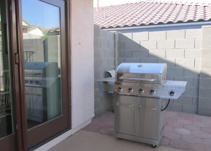 Cozy Near Freeways W Pool Bbq *